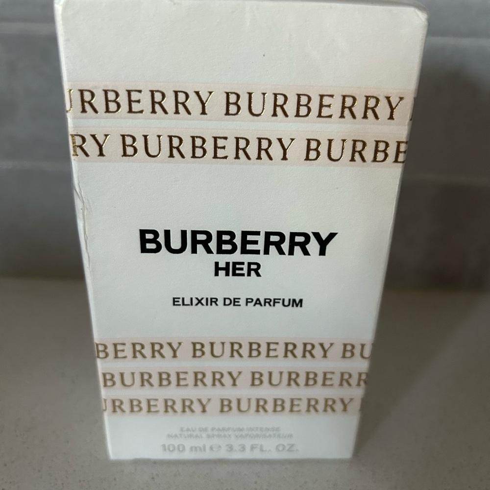Burberry Elixir de Parfum in White and Gold